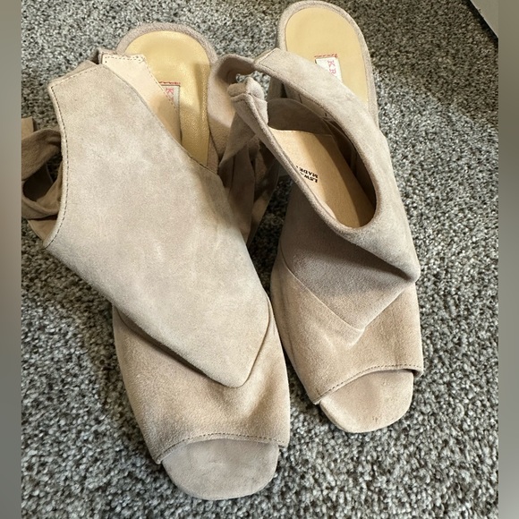 Chinese laundry - Picture 2 of 2